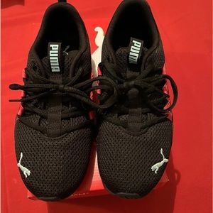 Puma Riaze Prowl Sneakers, Size 6